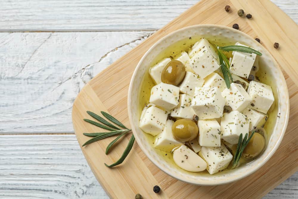 Best-Healthy-Snacks-Olives-With-Feta-Cheese
